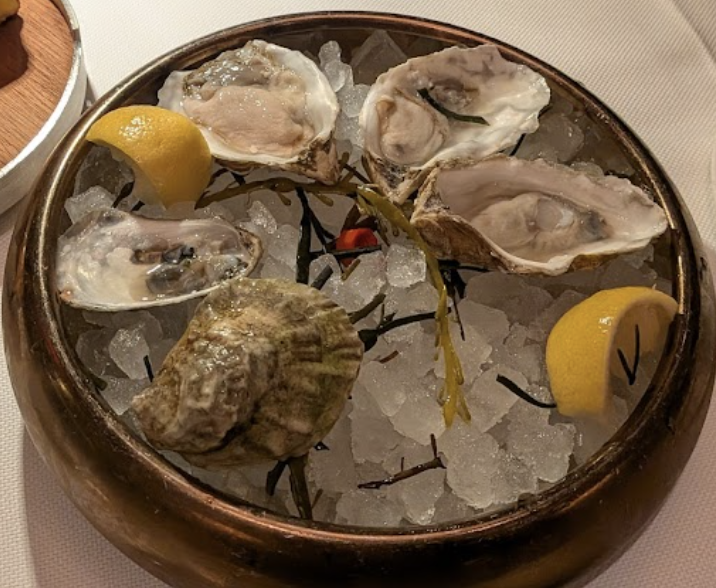 SW Steakhouse signature dishes Oysters On The Half Shell
Maryland Blue Crab Cake
Grass-Fed Filet Mignon